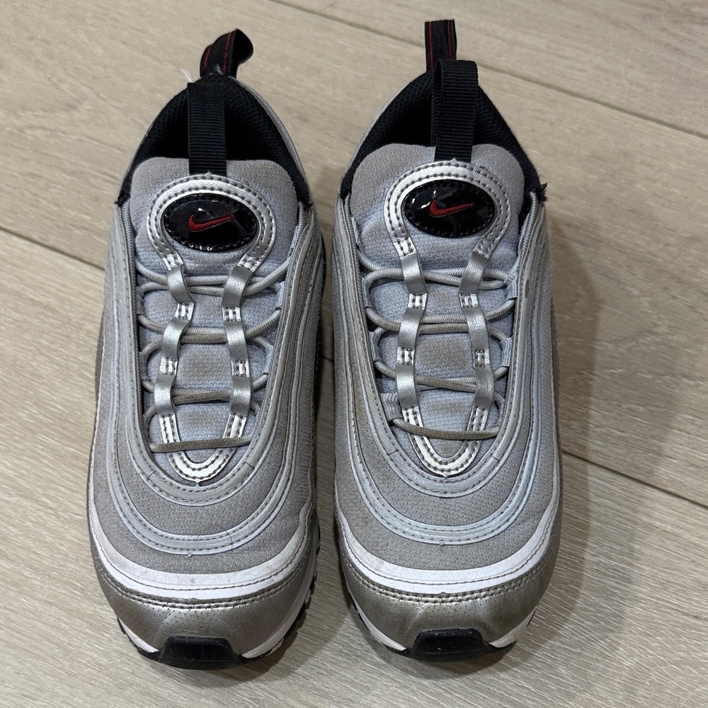 Nike Men's Silver and Black Sneakers